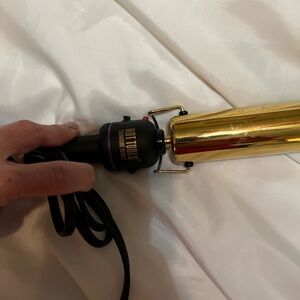 Hot Tools Signature series 1 and 1/2 inch wand, preowned